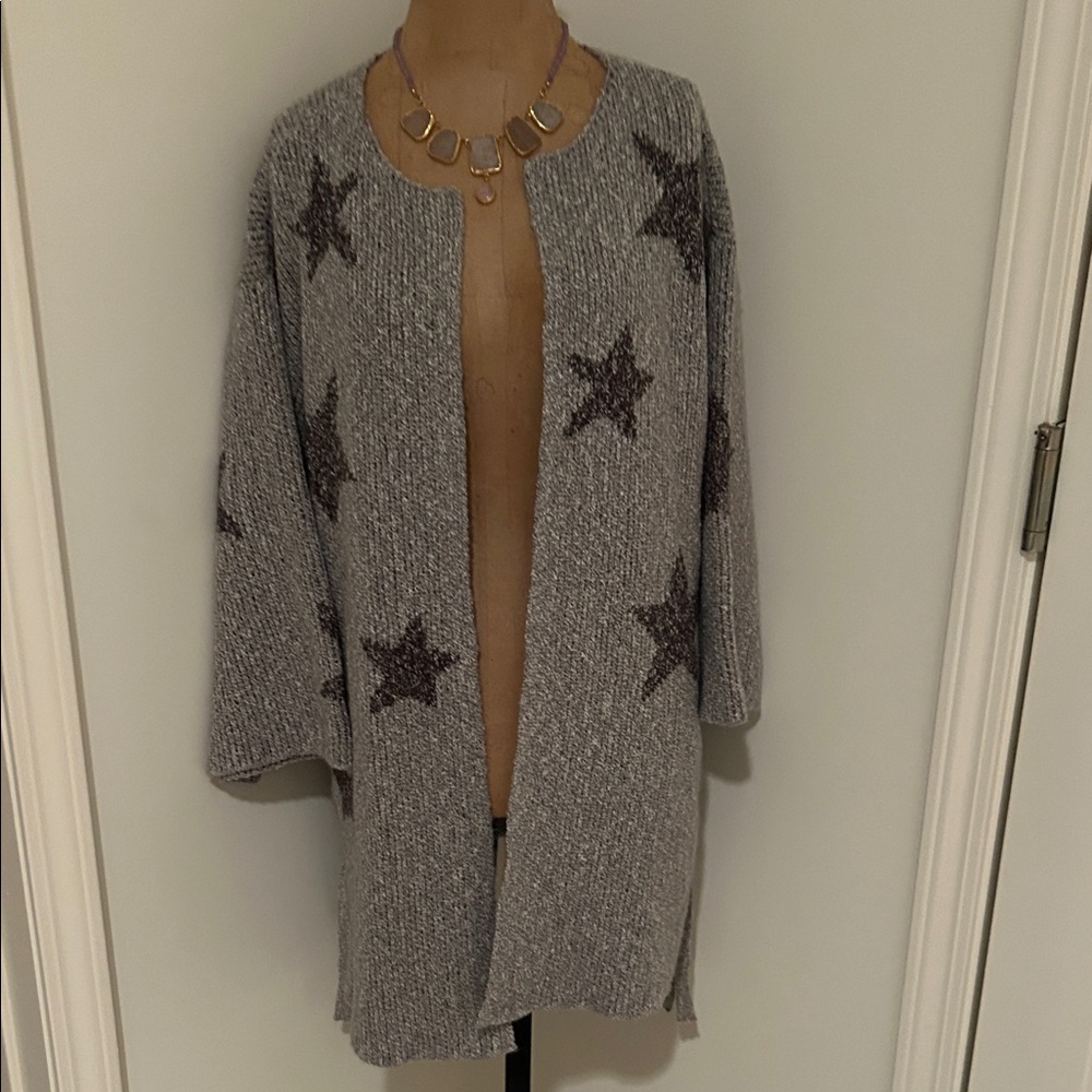 Cupcakes & Cashmere Gray Star Patterned Women's Cardigan Sweater